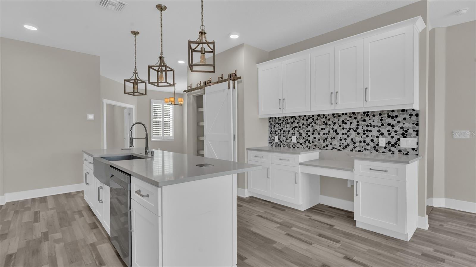 RIVIERA TWNHMS - Residential