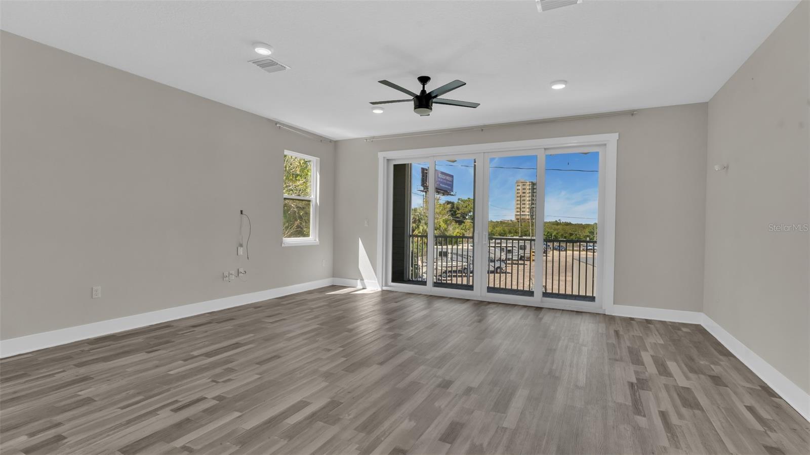 RIVIERA TWNHMS - Residential