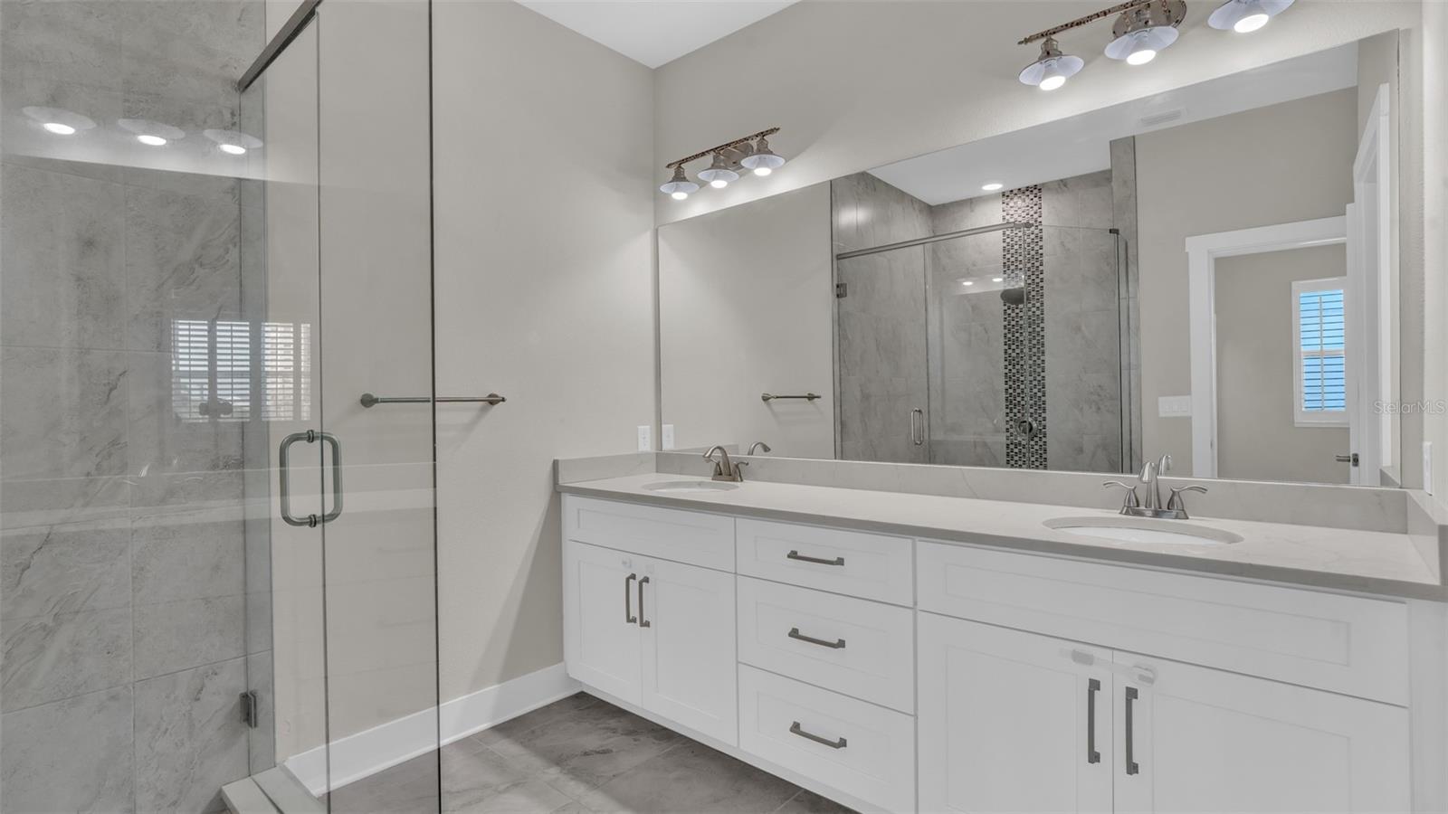 RIVIERA TWNHMS - Residential