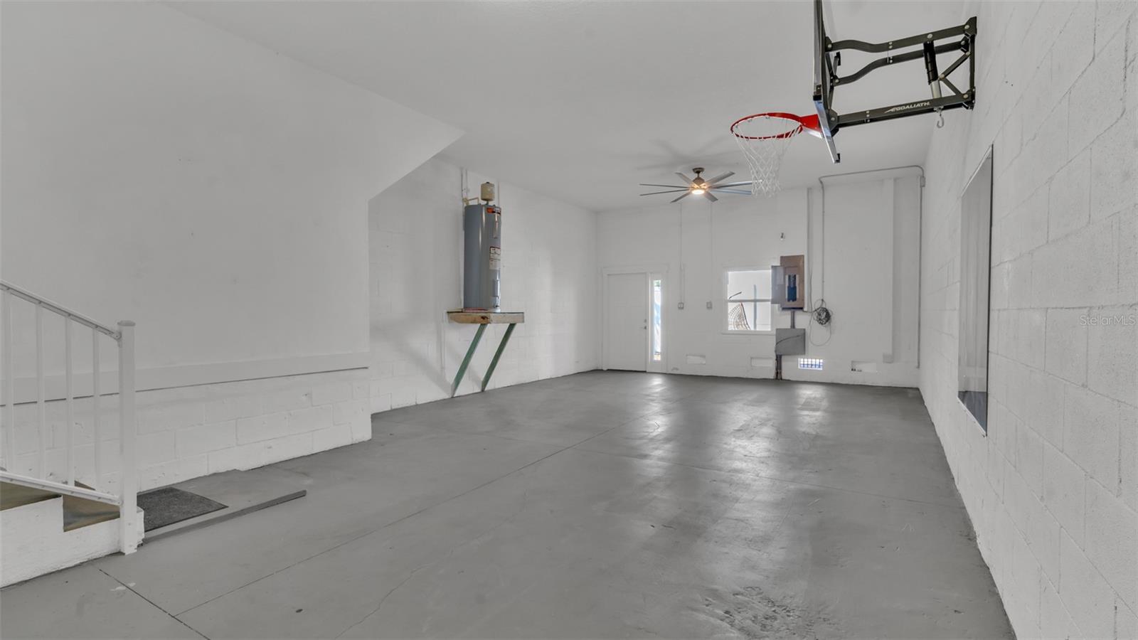 RIVIERA TWNHMS - Residential