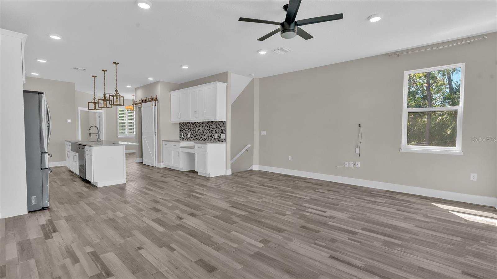 RIVIERA TWNHMS - Residential