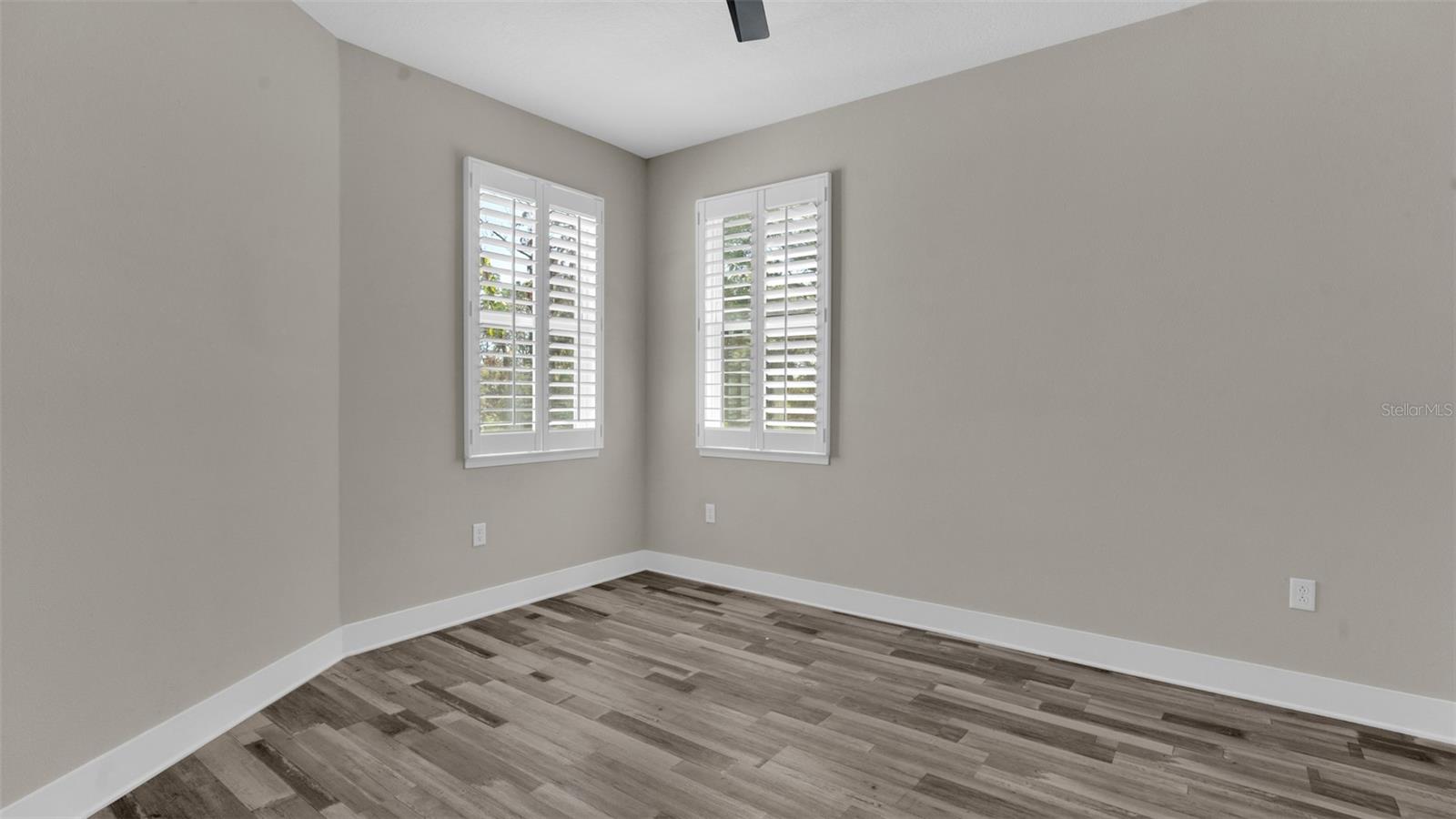 RIVIERA TWNHMS - Residential