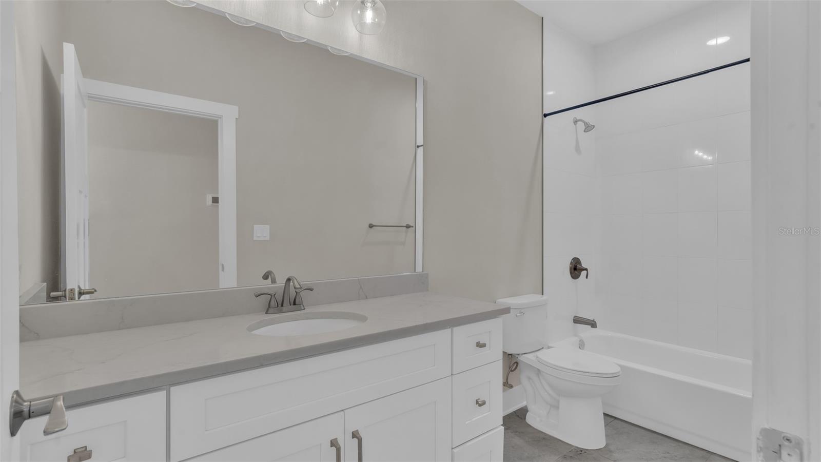 RIVIERA TWNHMS - Residential