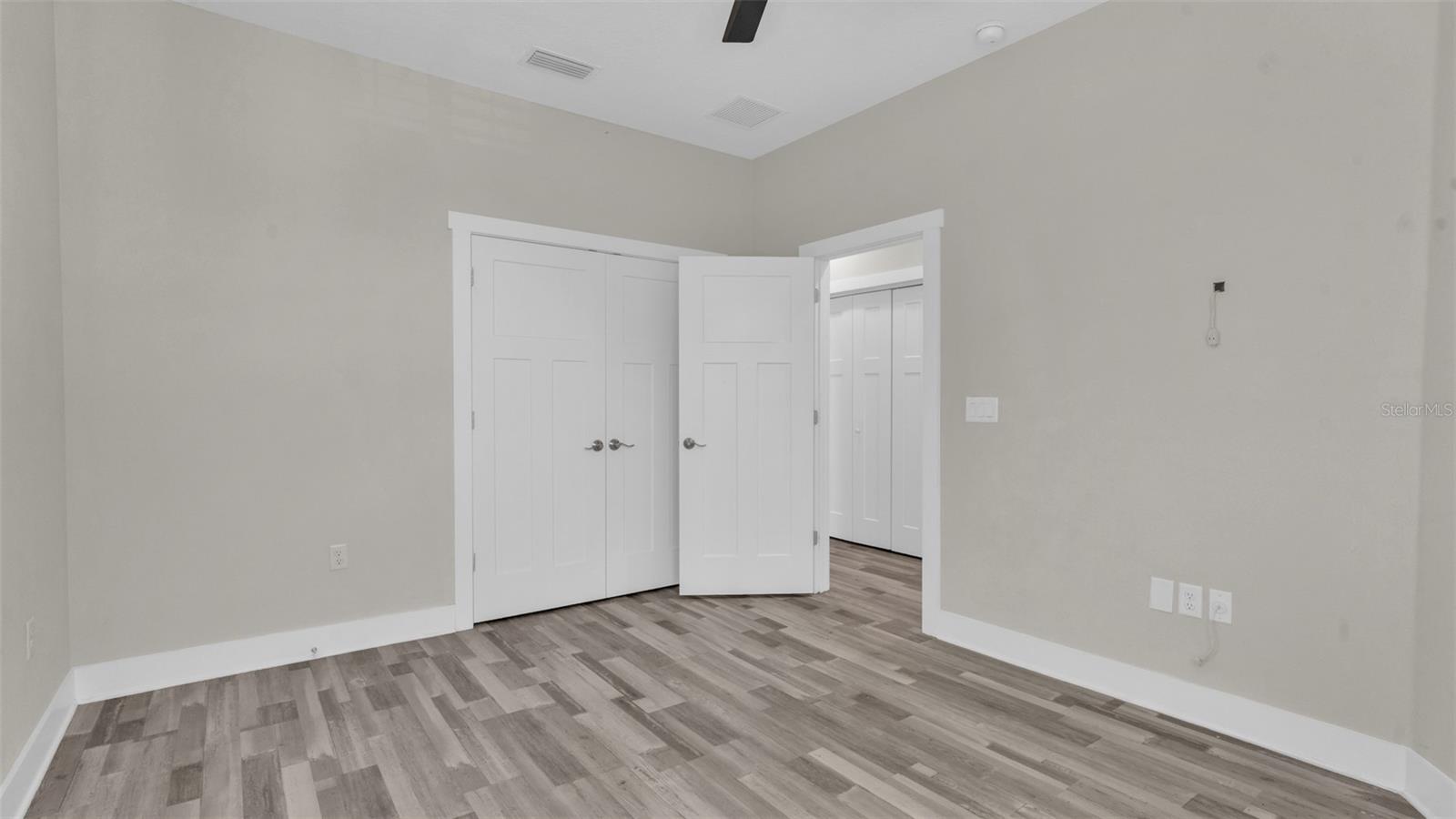 RIVIERA TWNHMS - Residential