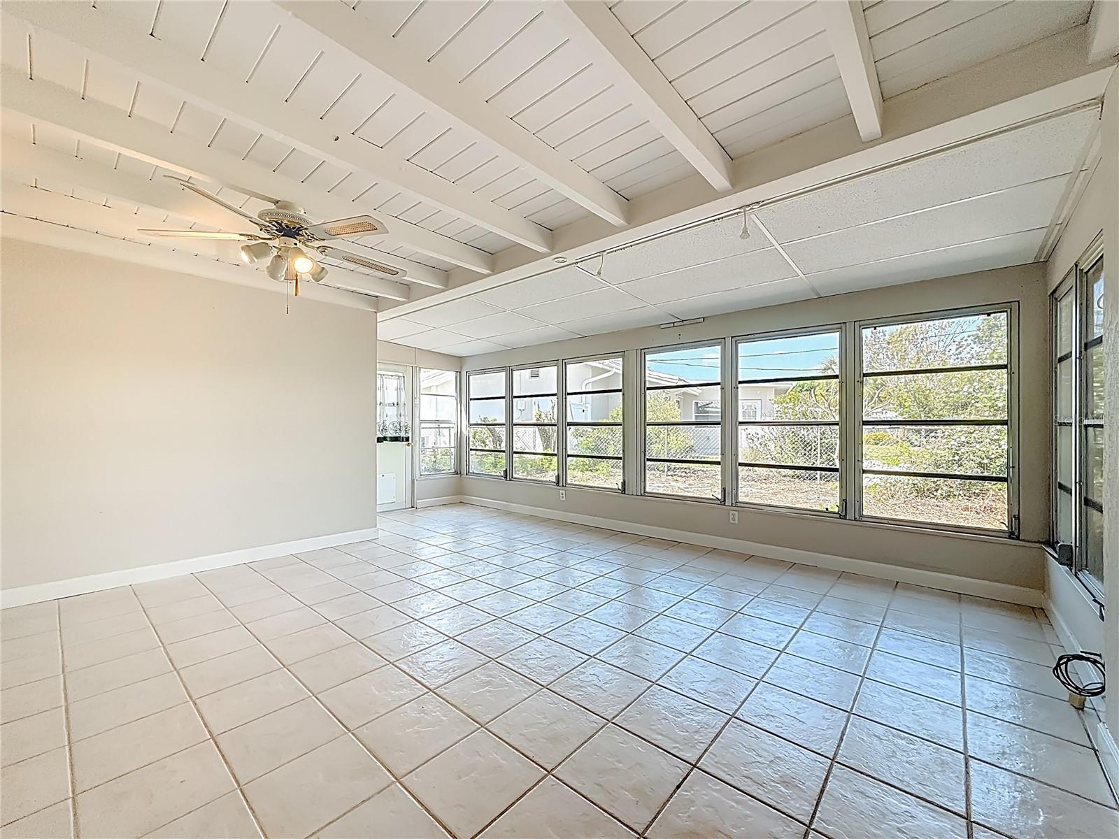 IMPERIAL PARK - Residential