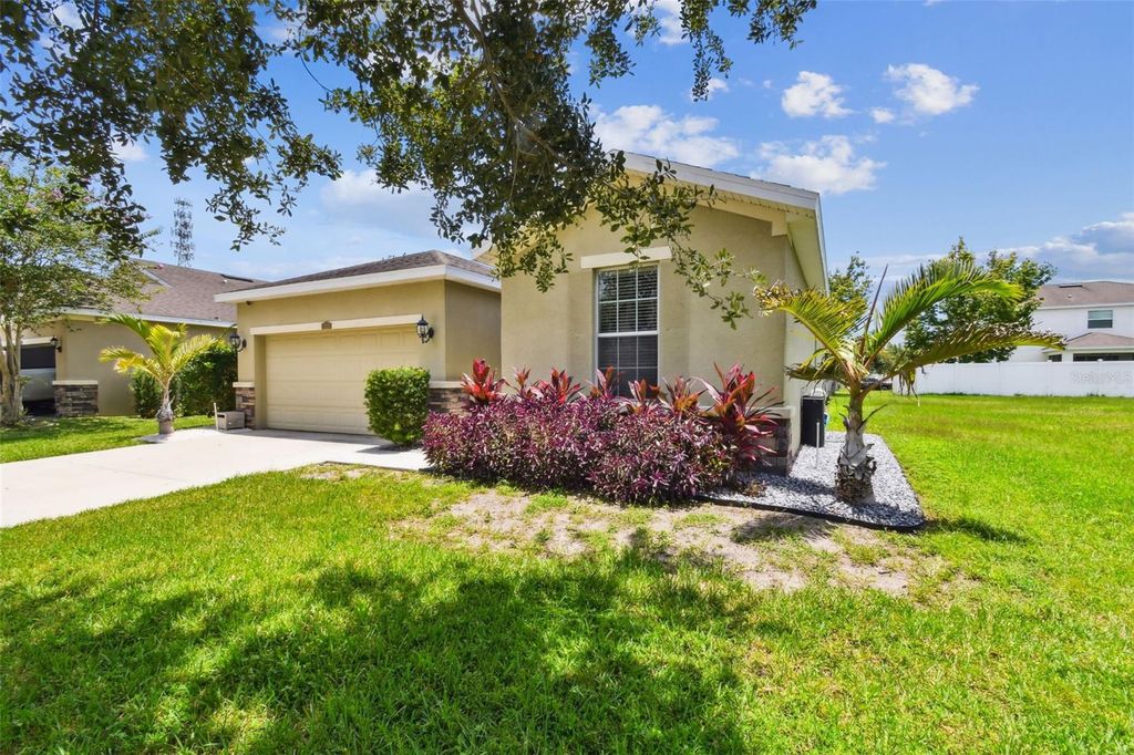 Photo of 12221 Fairlawn Drive, Riverview, FL 33579 (MLS # TB8405518)