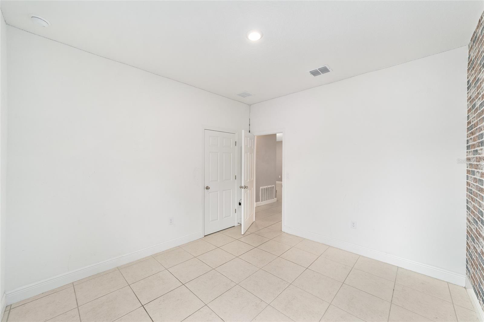 KINGSLAND COUNTRY ESTATES-WHISPERING PINES - Residential Lease