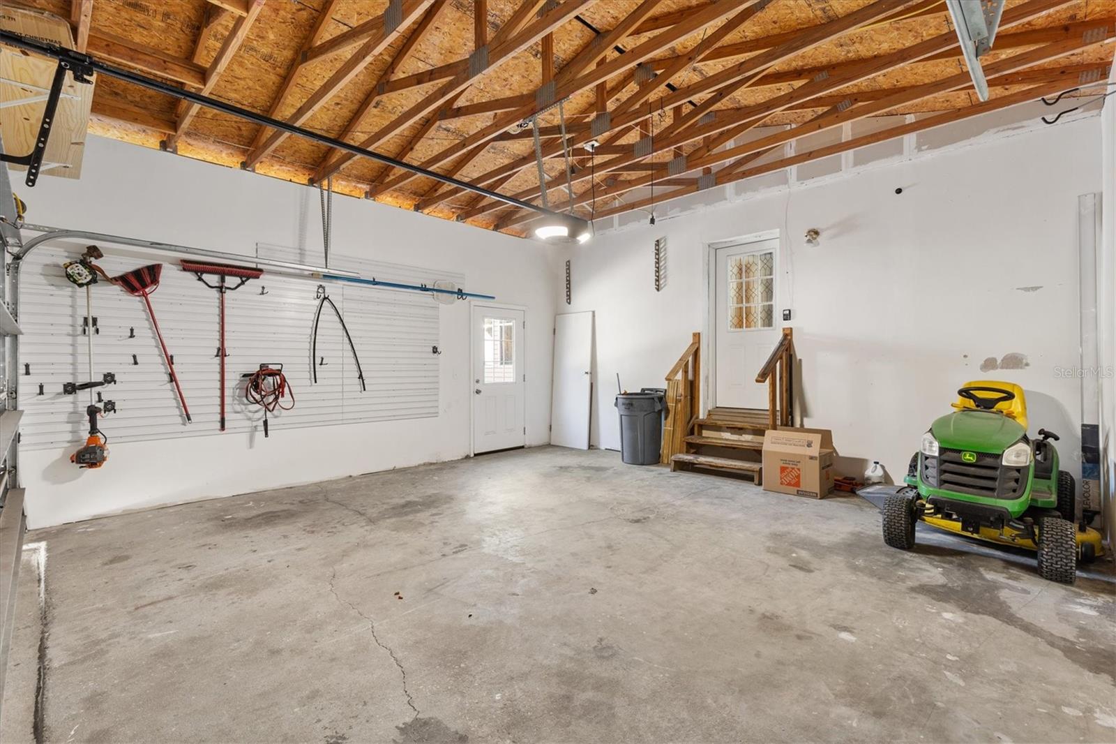 FRUITLAND PARK - Residential