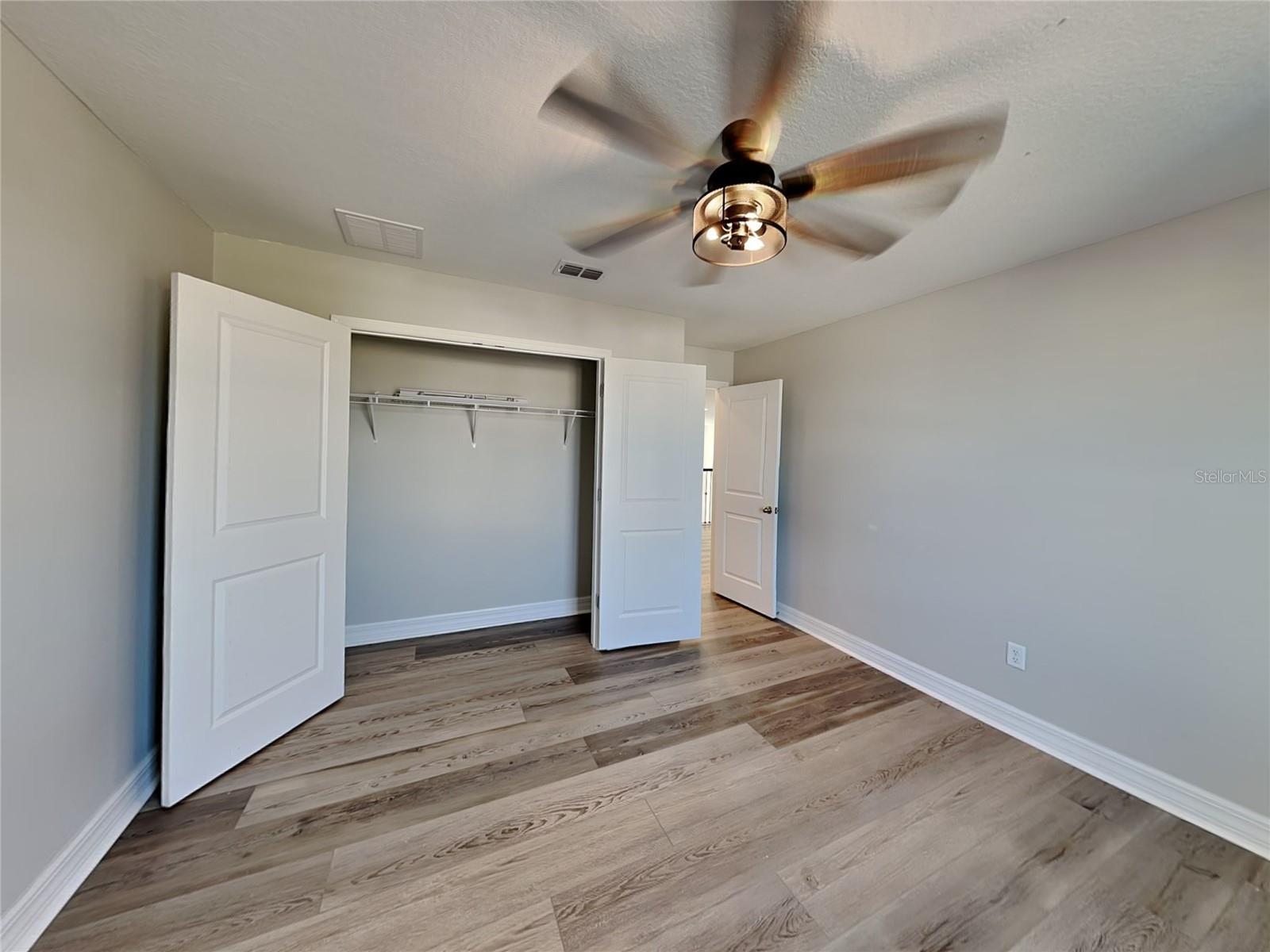 PRAIRIE OAKS - Residential Lease