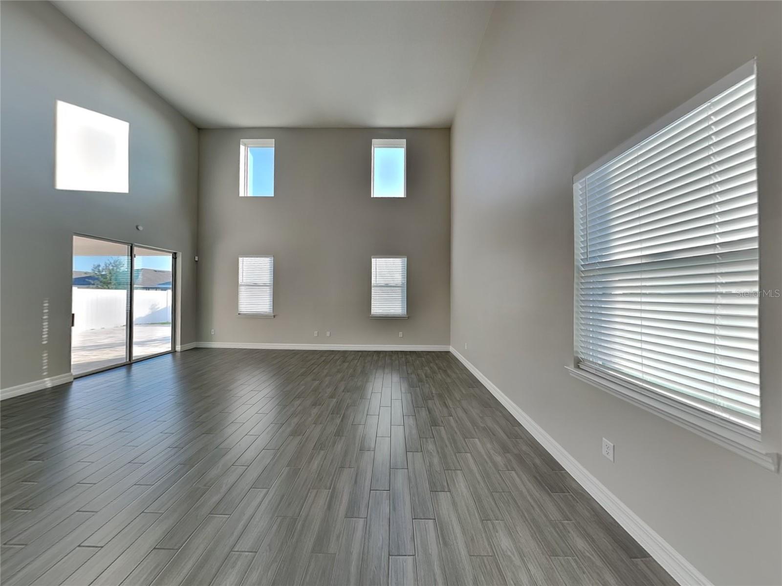 PRAIRIE OAKS - Residential Lease