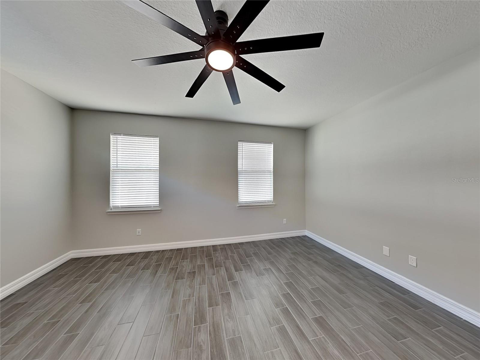 PRAIRIE OAKS - Residential Lease