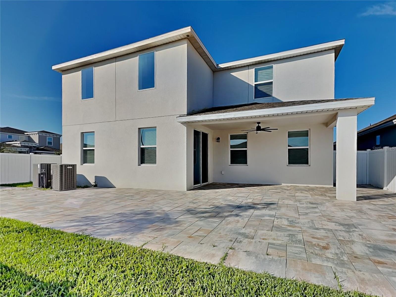 PRAIRIE OAKS - Residential Lease