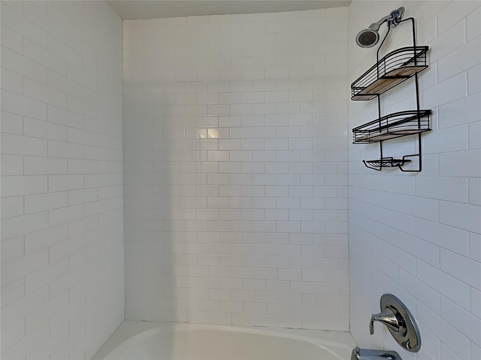 PRAIRIE OAKS - Residential Lease