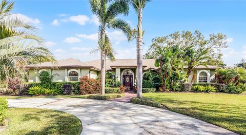 A home in WINTER HAVEN