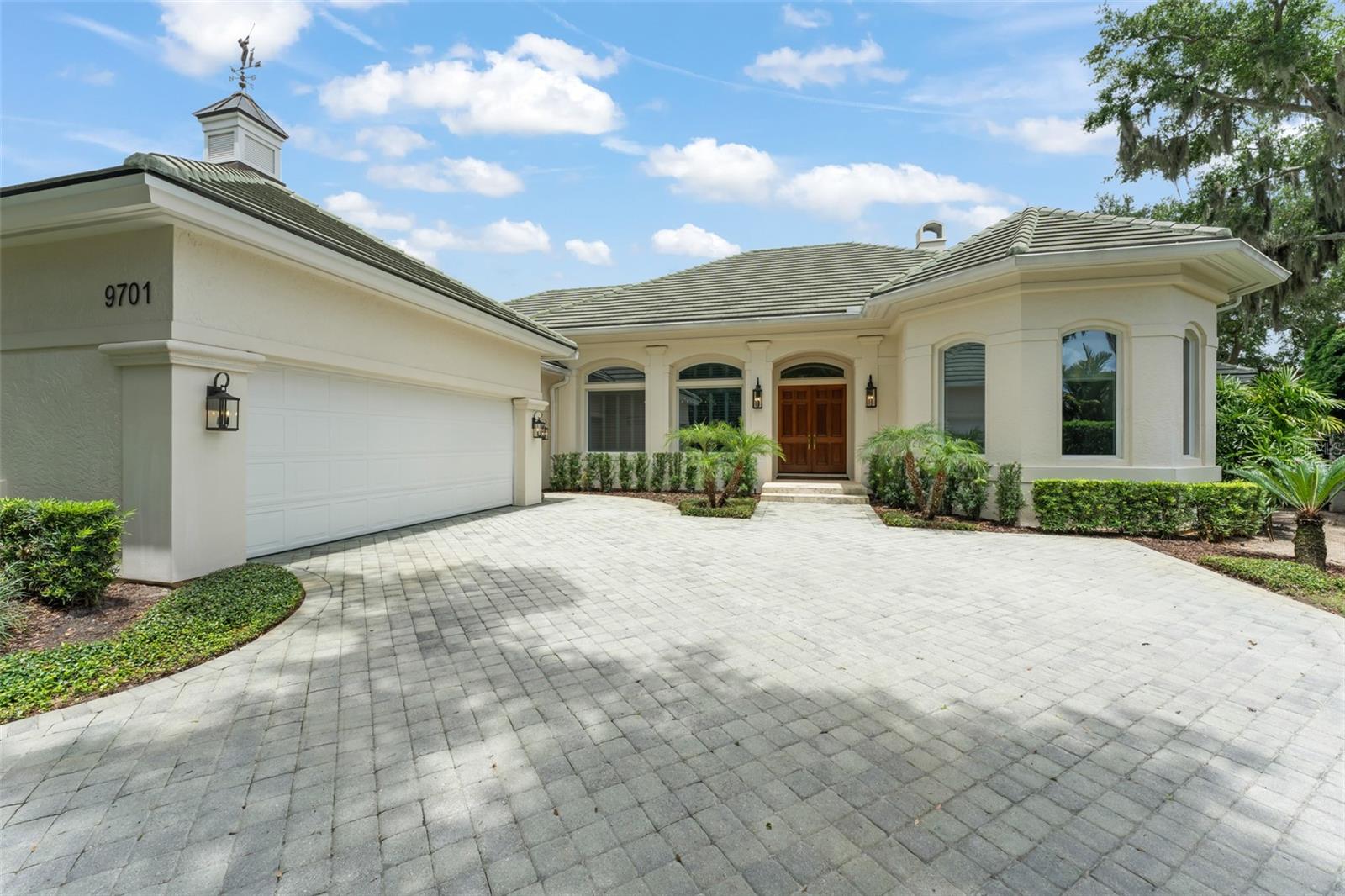 9701 LAKE ISLEWORTH COURT