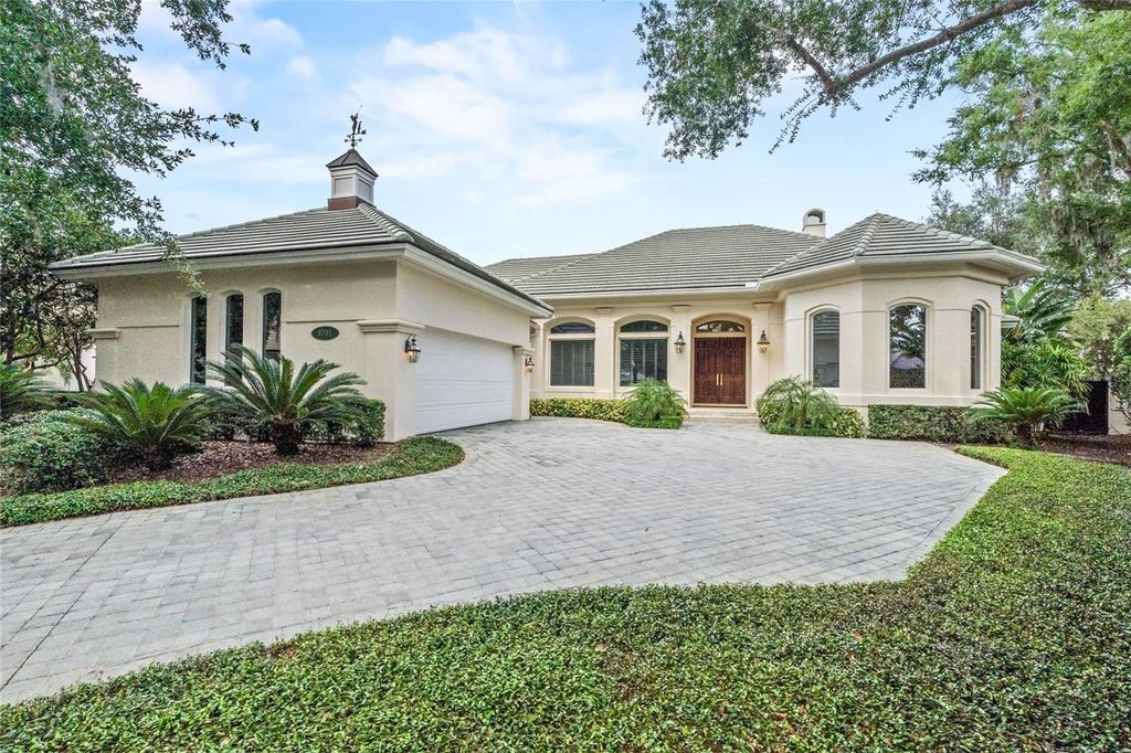Photo of 9701 Lake Isleworth Court, Windermere, FL 34786 (MLS # O6385693)