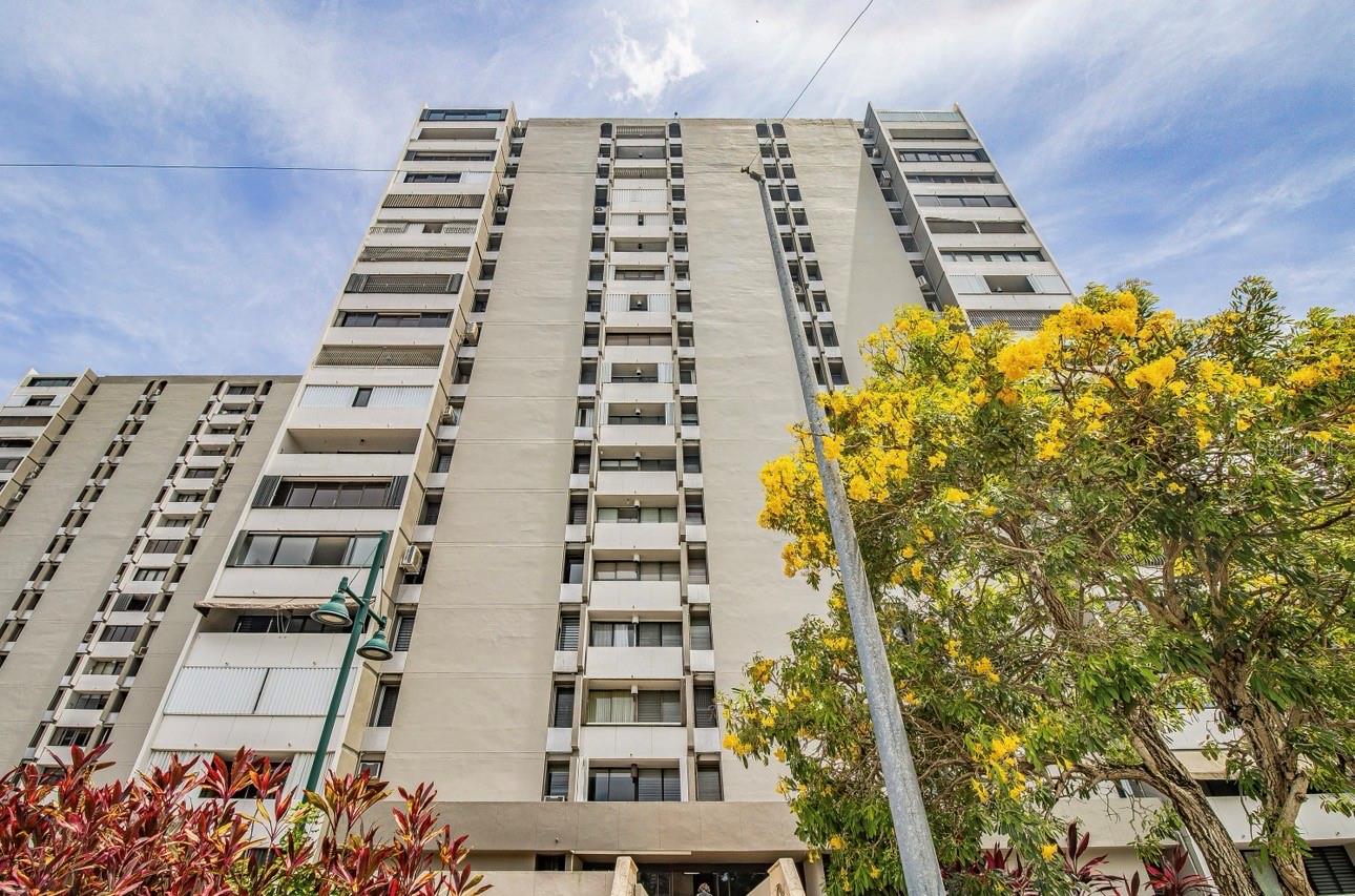 14-A CONDOMINIO MANSIONES DE GARDEN HILLS 1