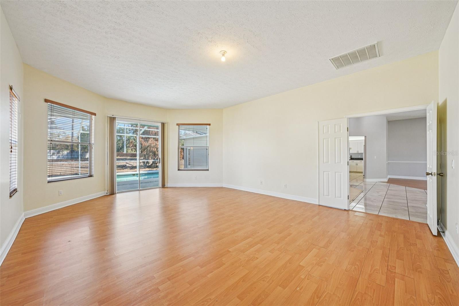 PARKLAND ESTATES EAST - Residential