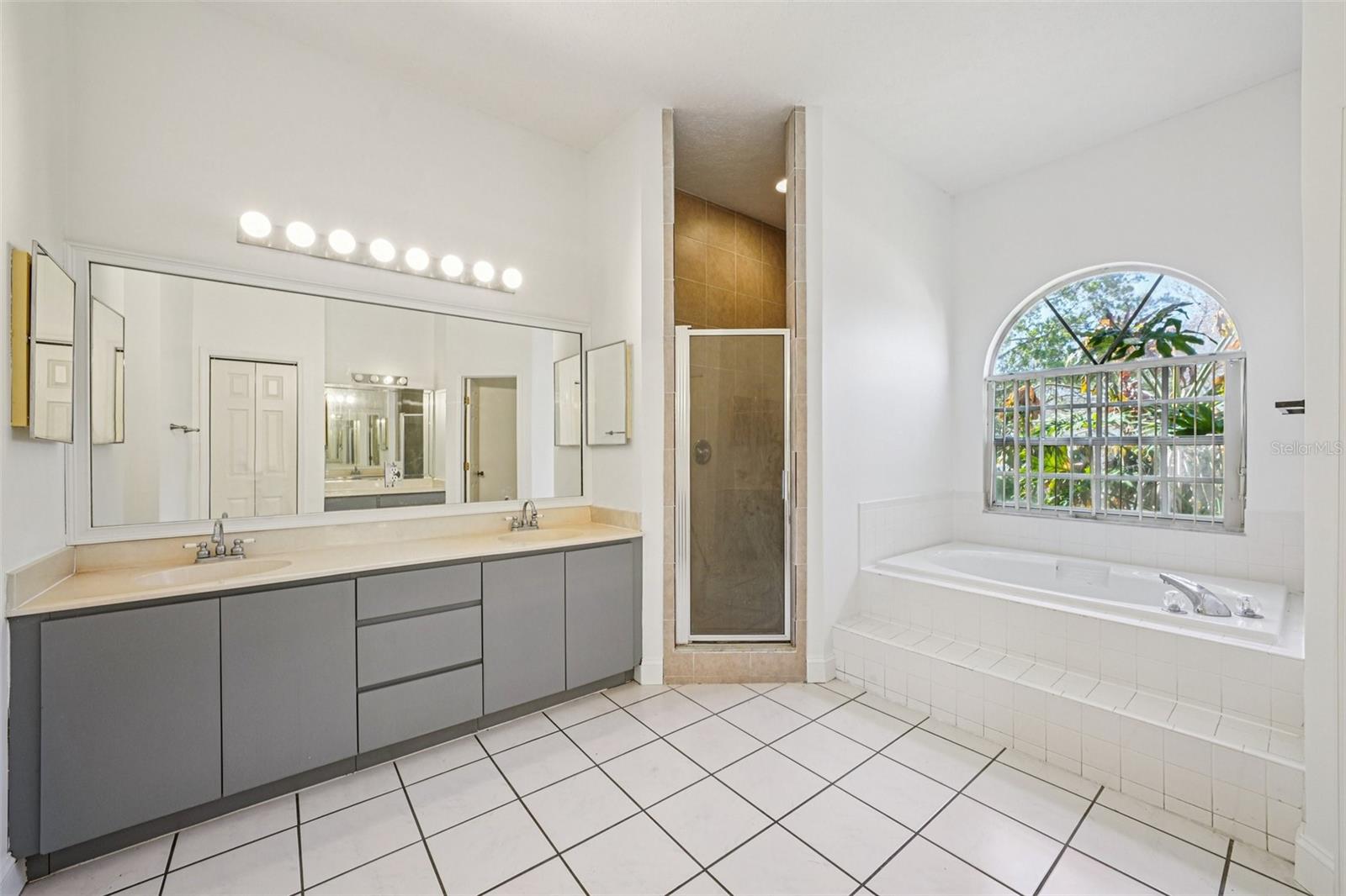 PARKLAND ESTATES EAST - Residential