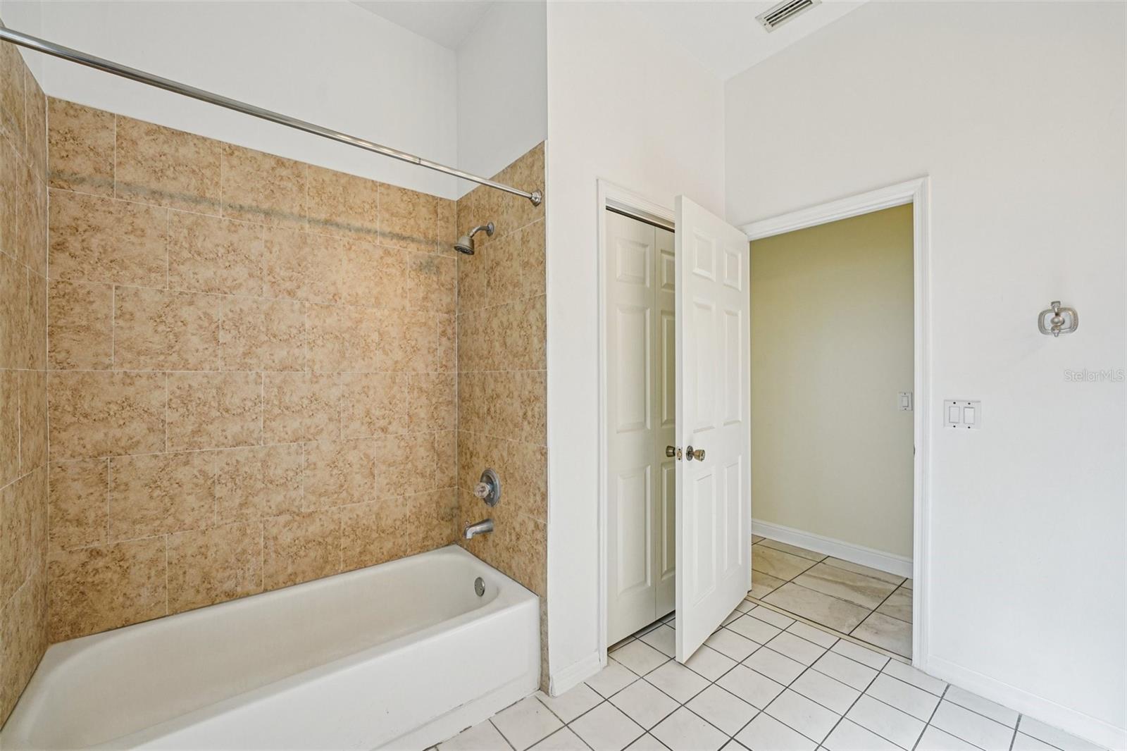 PARKLAND ESTATES EAST - Residential