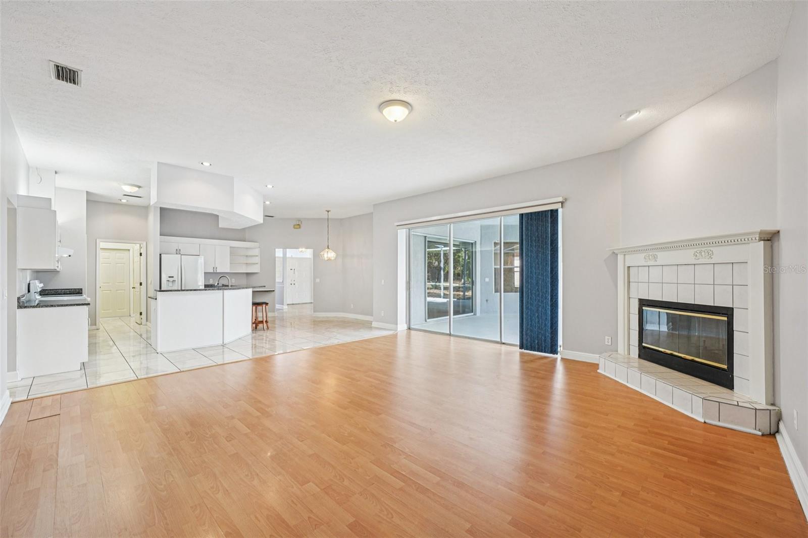 PARKLAND ESTATES EAST - Residential