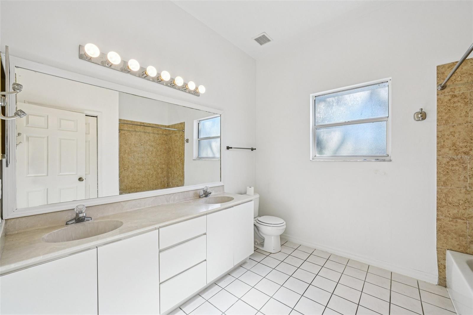 PARKLAND ESTATES EAST - Residential