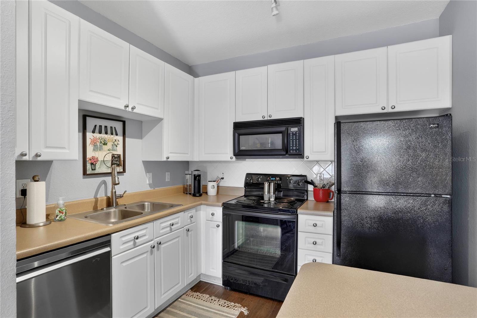 4221 W SPRUCE STREET 2426
