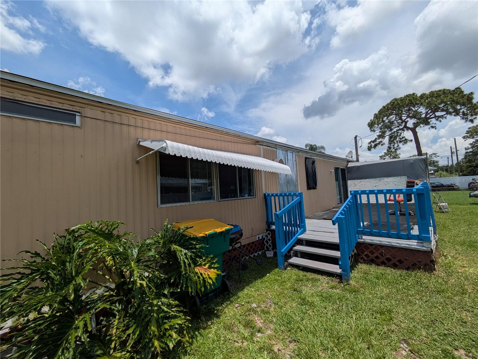 LEE BEL PARK - Residential