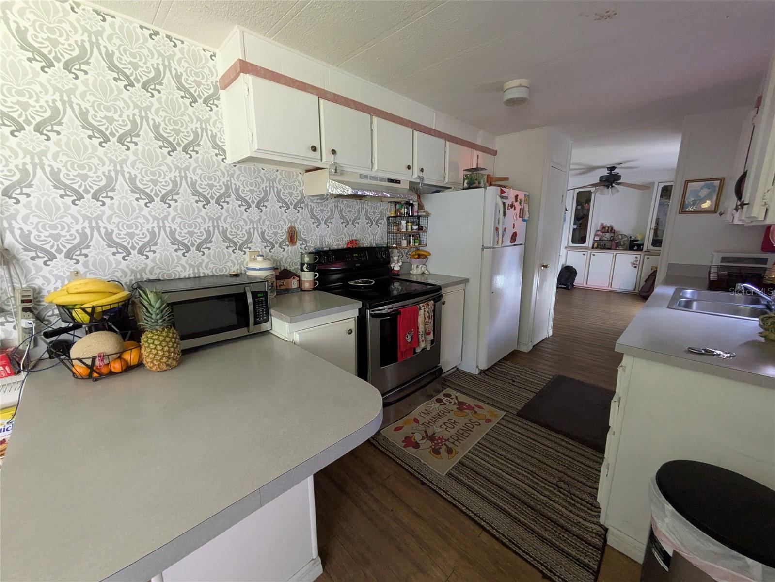 LEE BEL PARK - Residential