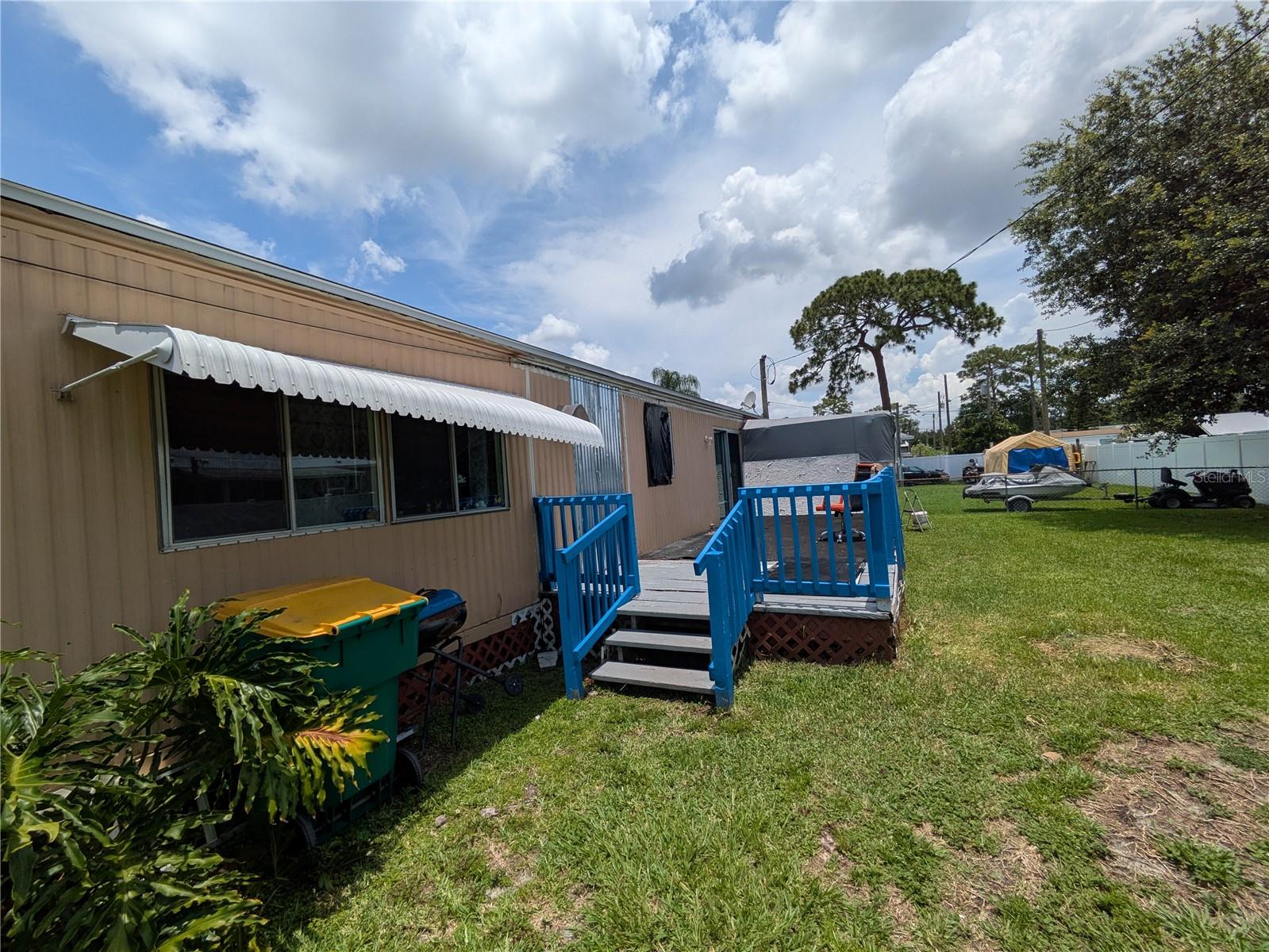 LEE BEL PARK - Residential