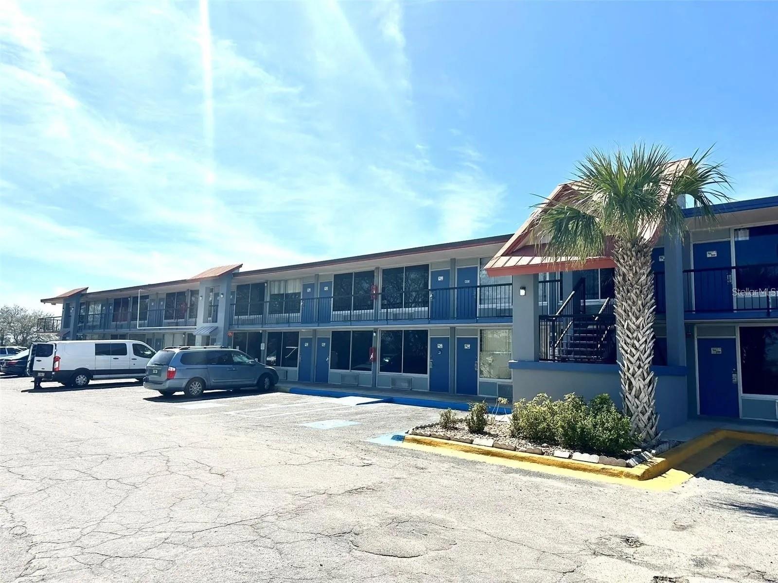 1st floor level rental ready for rent! Make an appointment today before its too late. The complex is located right on 27 and close to all restaurants and stores!