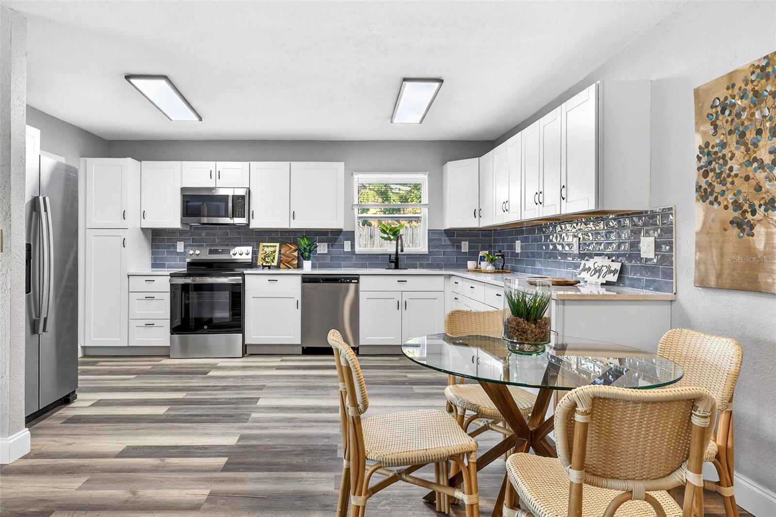 MEADOW LAWN 13TH ADD - Residential