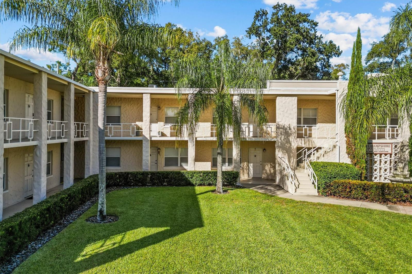 HAMPSHIRE/LK IVANHOE CONDO - Residential
