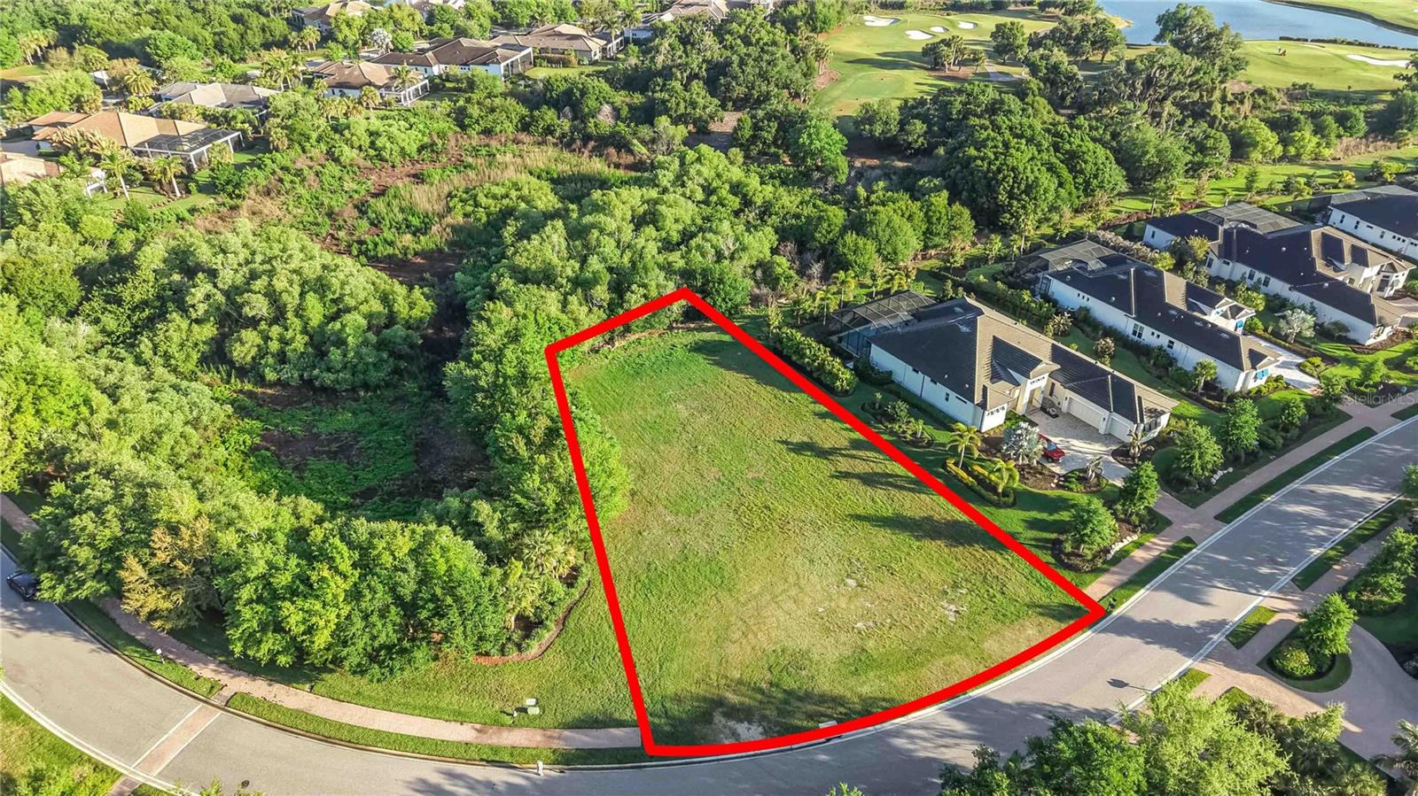 FOUNDERS CLUB - Land