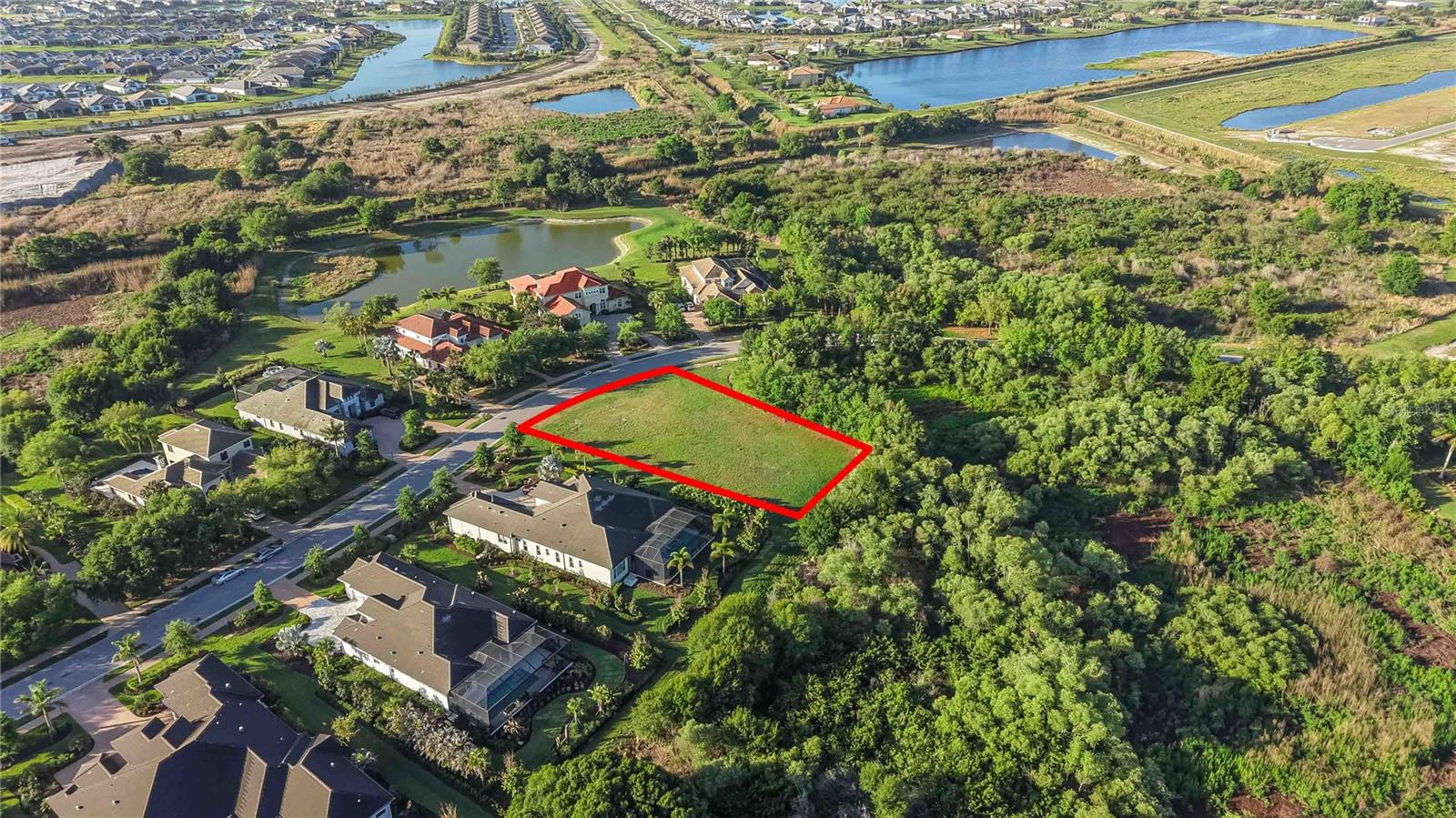 FOUNDERS CLUB - Land