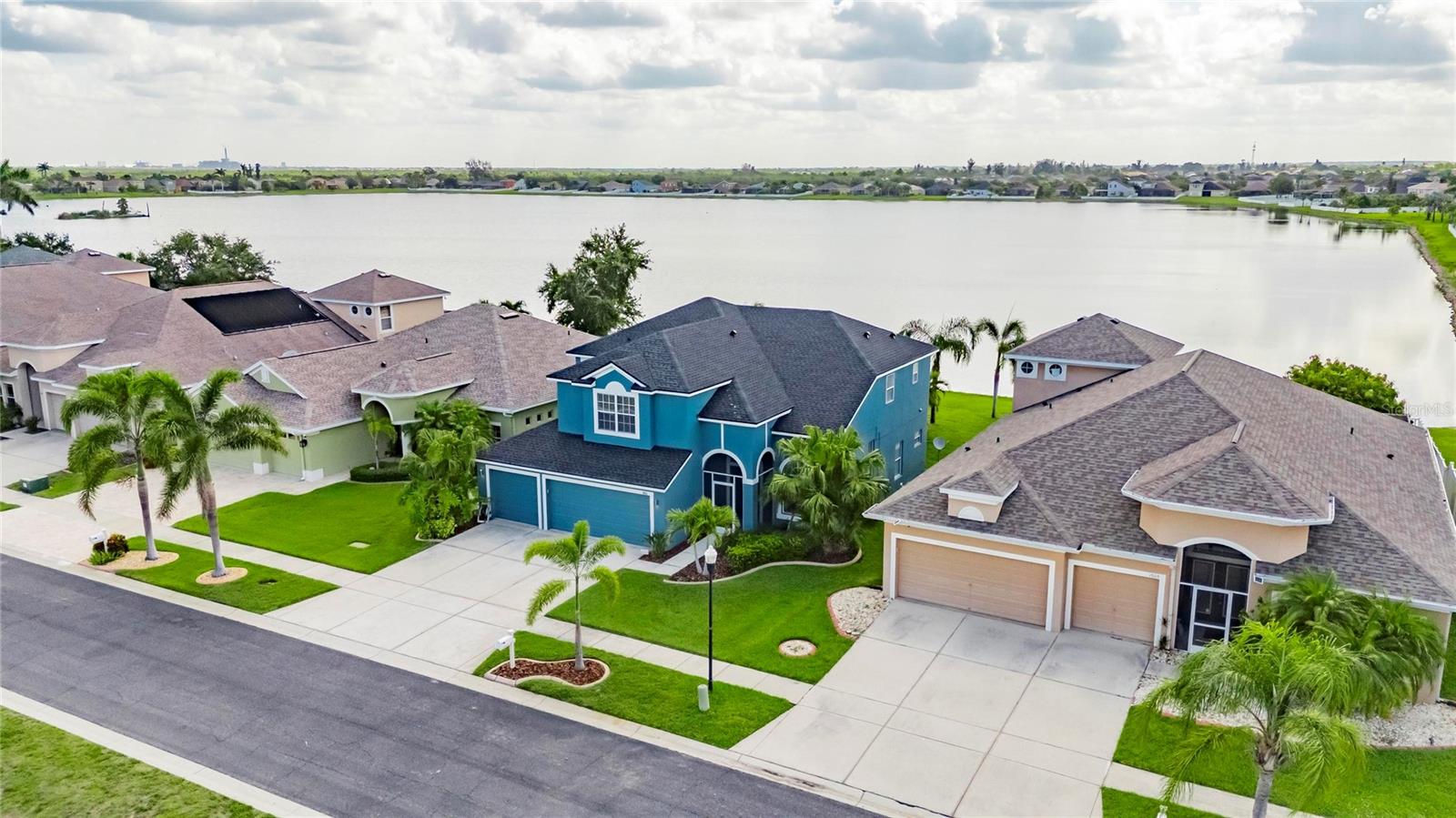 1806 MIRA LAGO CIRCLE