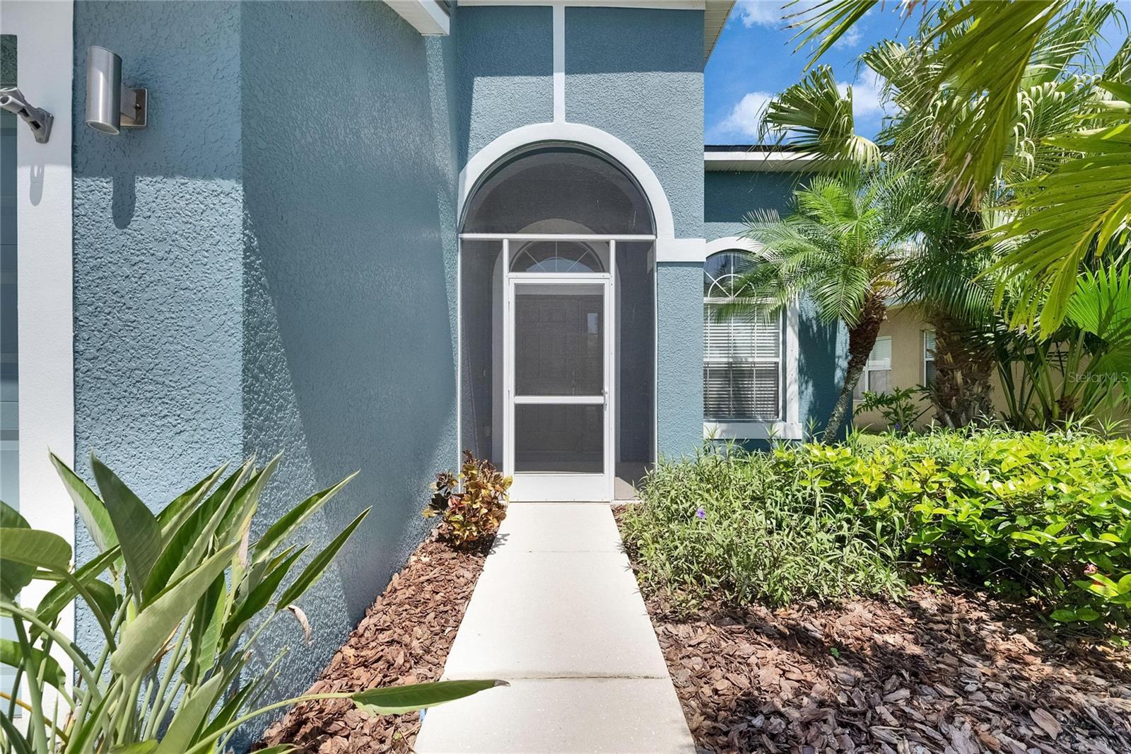 1806 MIRA LAGO CIRCLE