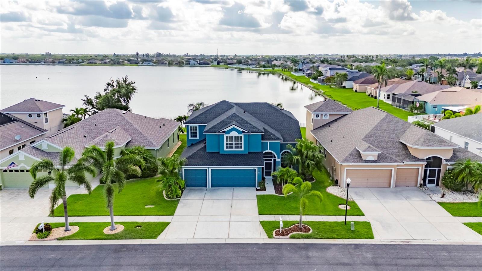 1806 MIRA LAGO CIRCLE