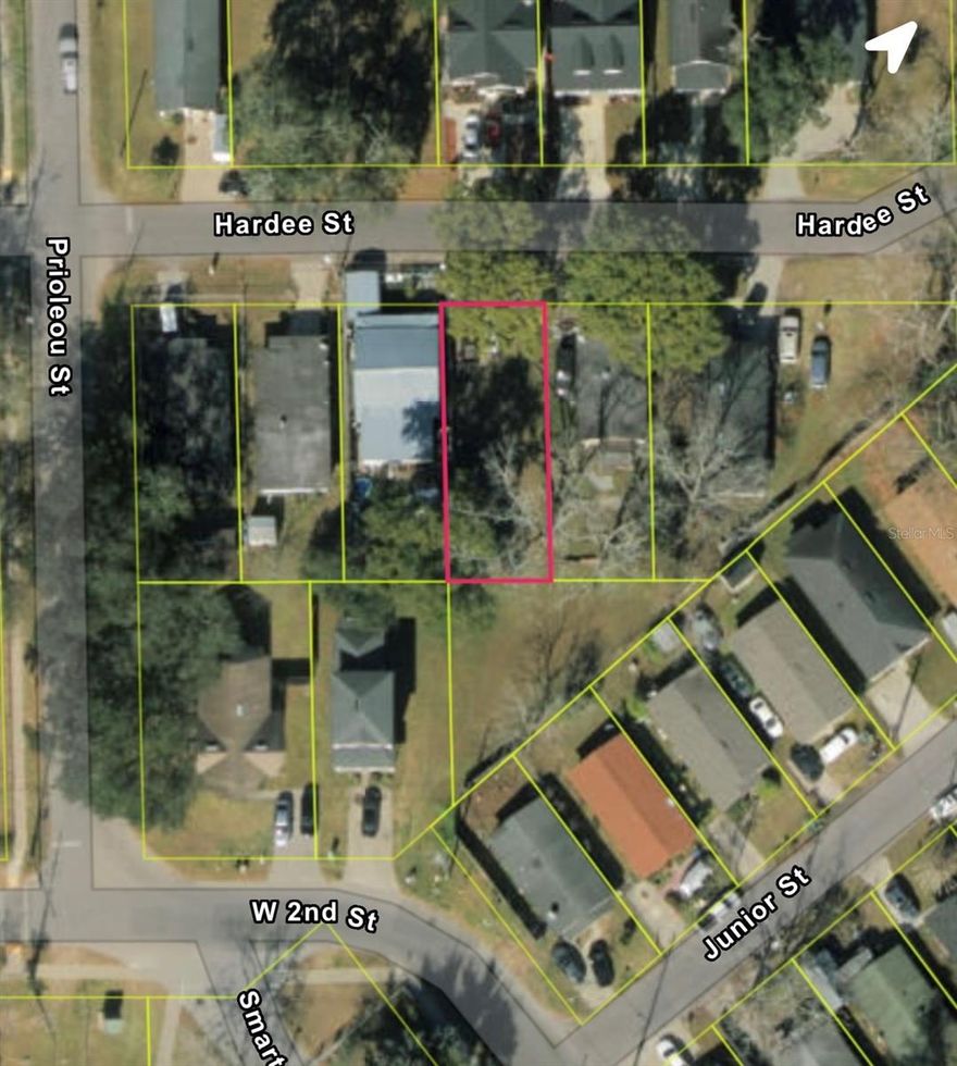 Create your ideal home or investment on this well located vacant lot in Jacksonville. With easy access to schools, shopping, dining, and major roads, the property offers both convenience and potential. Take advantage of this great opportunity.