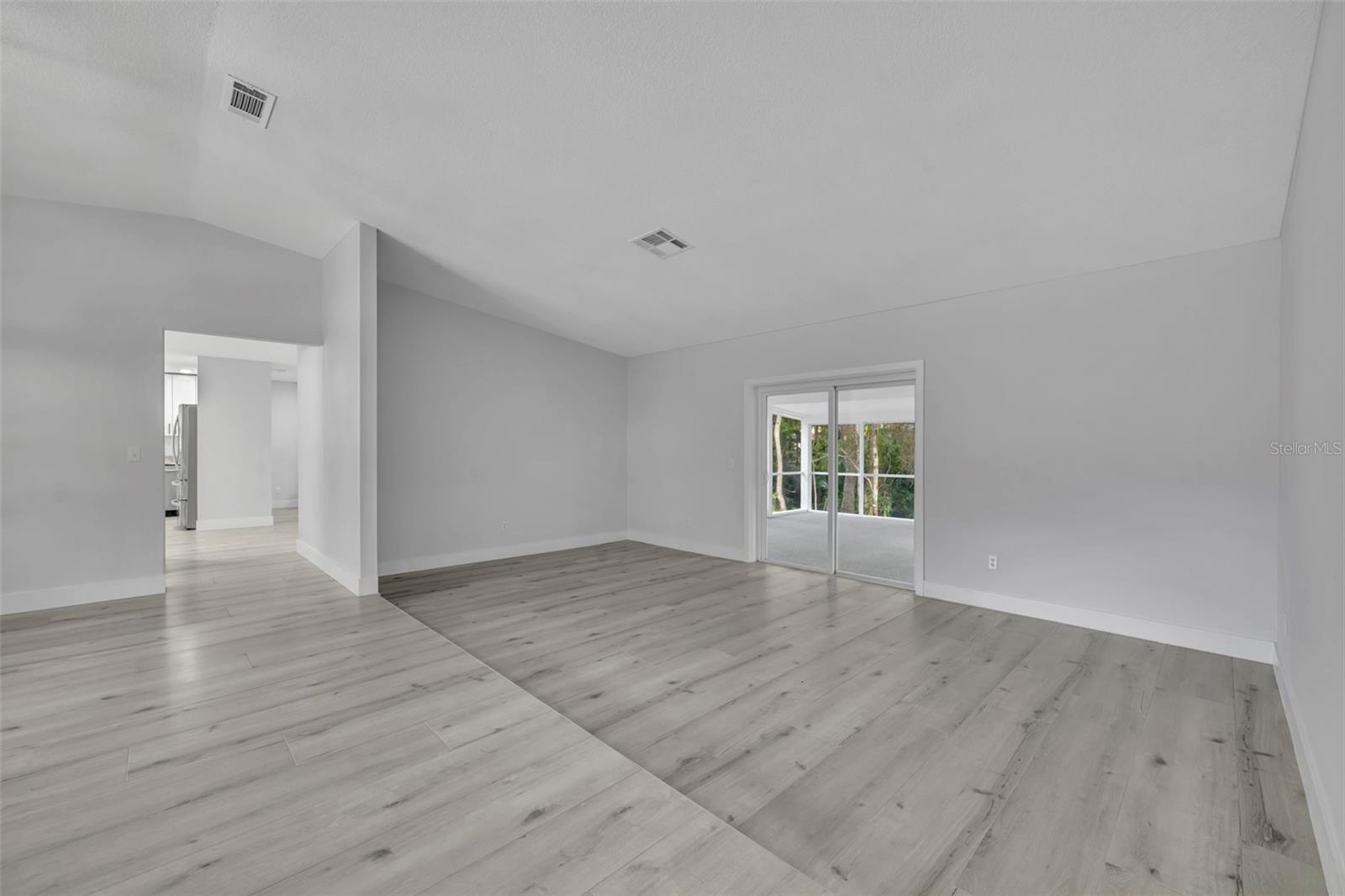 672 SILVER CREEK DRIVE