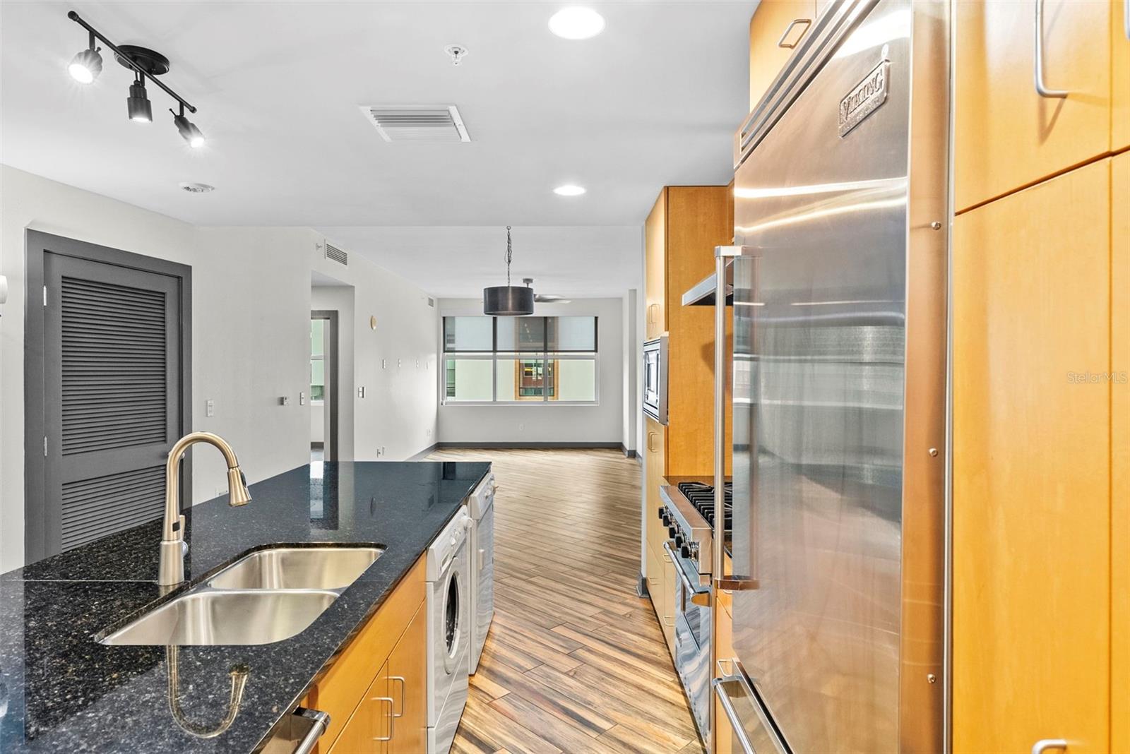 1120 E KENNEDY BOULEVARD 618