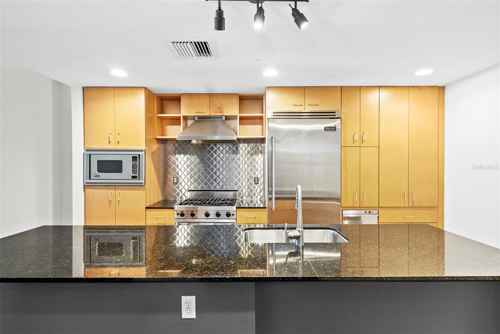 1120 E KENNEDY BOULEVARD 618