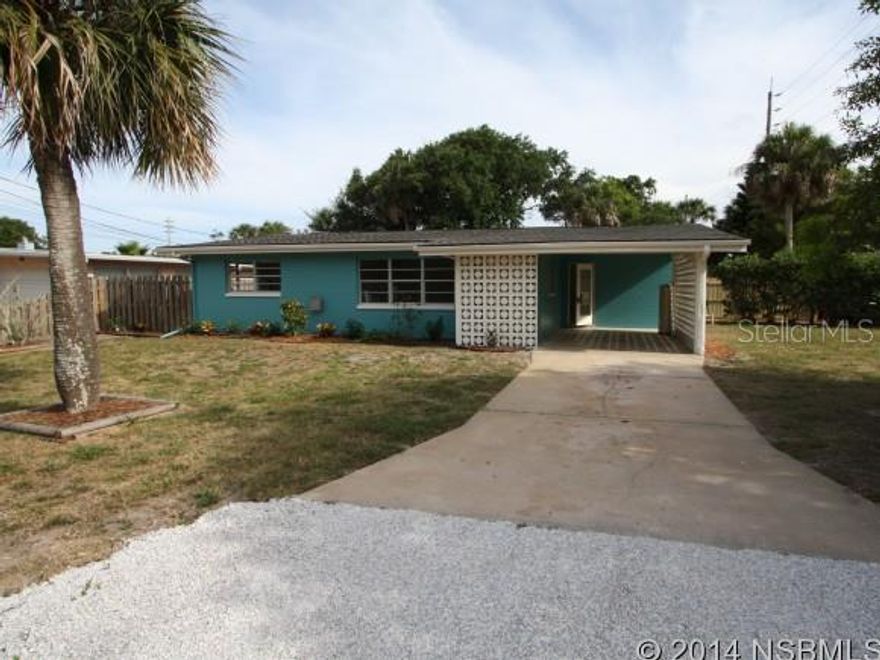 Great corner location on the Central Beach. Walk to Beach, shopping, restaurants, pharmacies, pubs, it's all within 3 blocks. Brand new roof, cabinets, paint, appliances, and A/C system. Terrazzo floors are in very nice condition. Best price on the beachside! ;Water: City