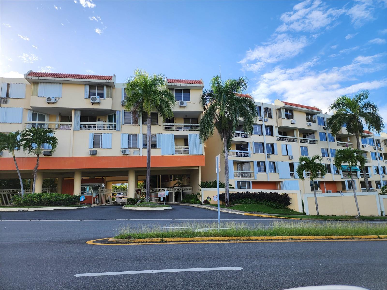CONDOMINIO PARQUE REAL - Residential