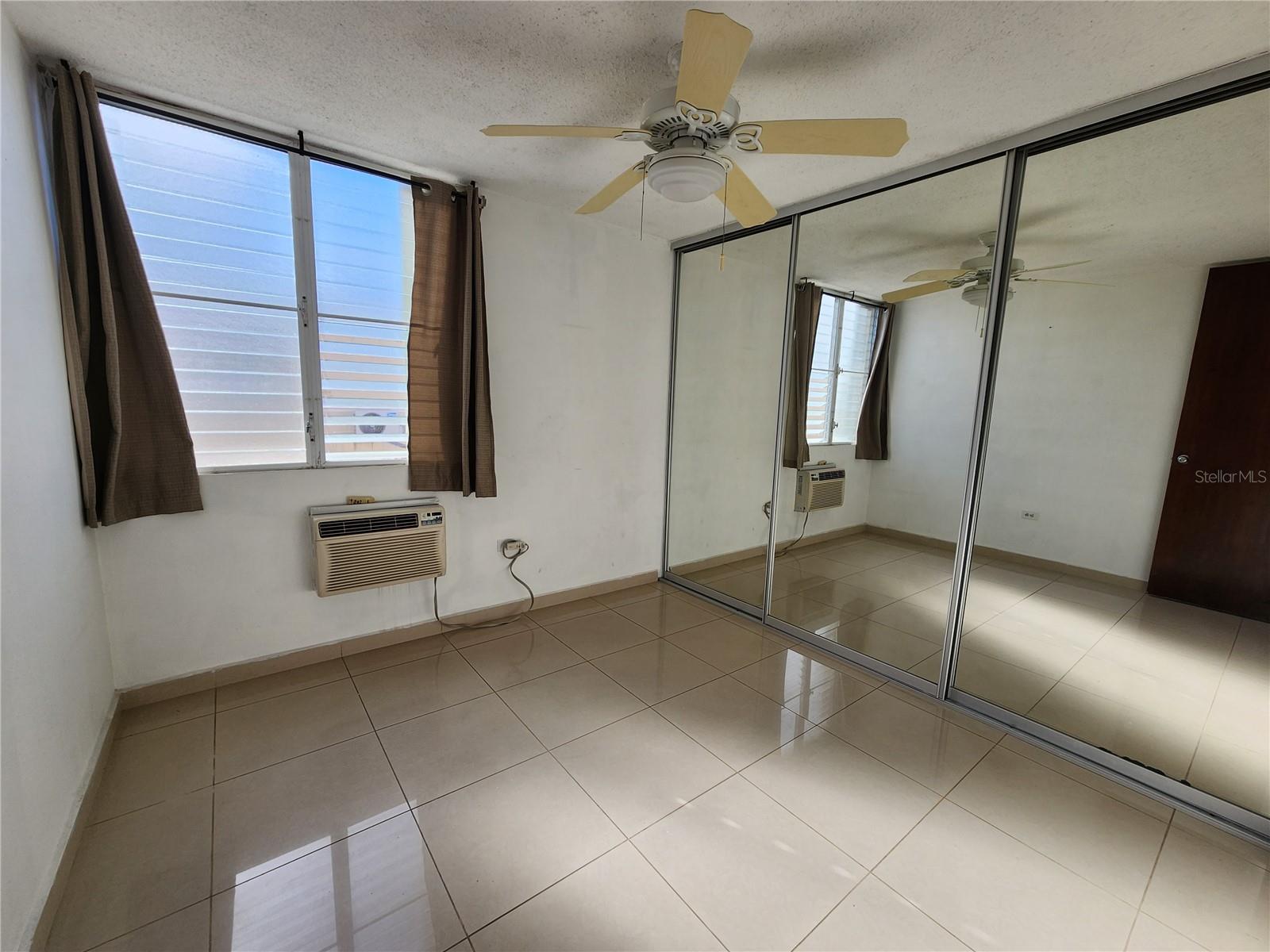 CONDOMINIO PARQUE REAL - Residential