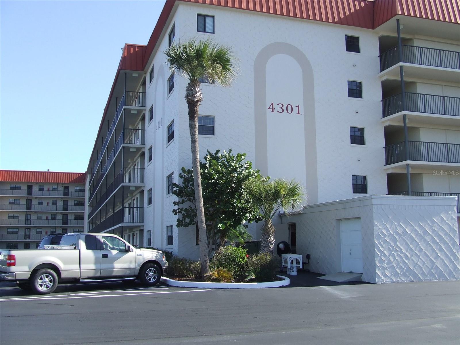WEEKLY Vacation Rental. 1st Floor 2 bedroom/2-bathroom Condo, located on the no-drive section of the island. There is a King-sized bed in the master bedroom, twin beds in the guest room, and a sleeper sofa in the living room; has a 42'' TV & a washer/dryer. Amenities include a new Cabana, 2 gas grills, a seasonally heated pool & kiddie pool, and shuffleboard.