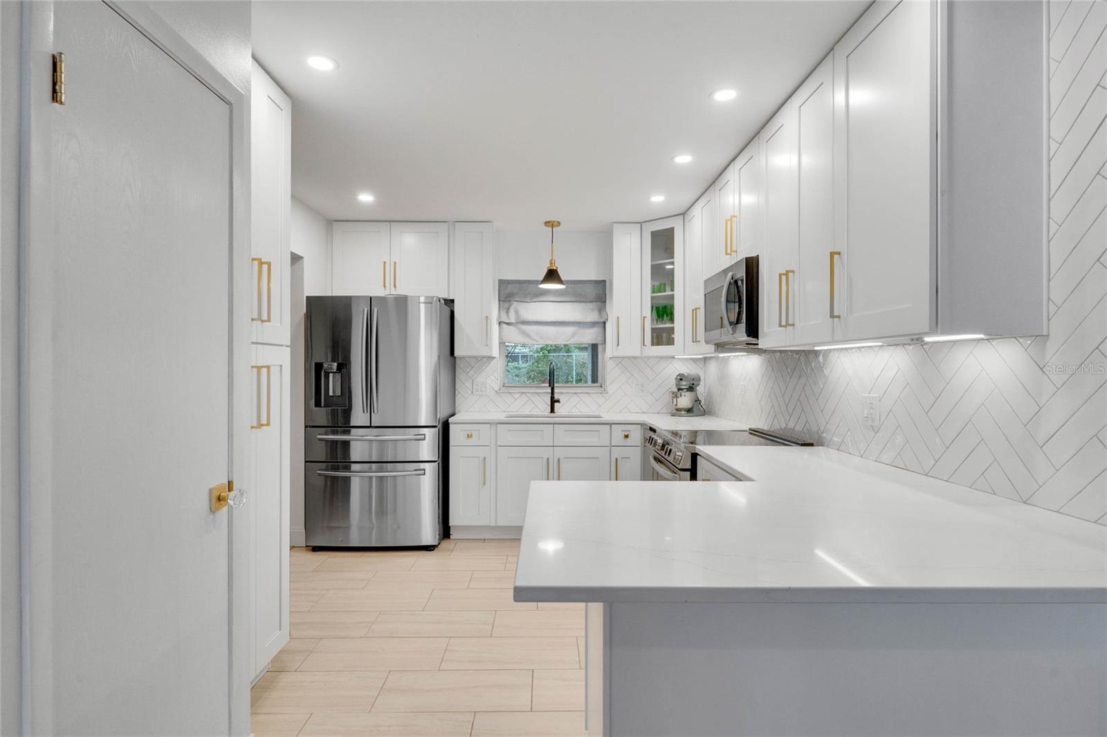 611 ALDAMA COURT