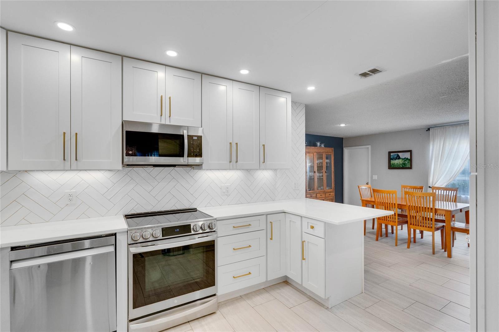 611 ALDAMA COURT