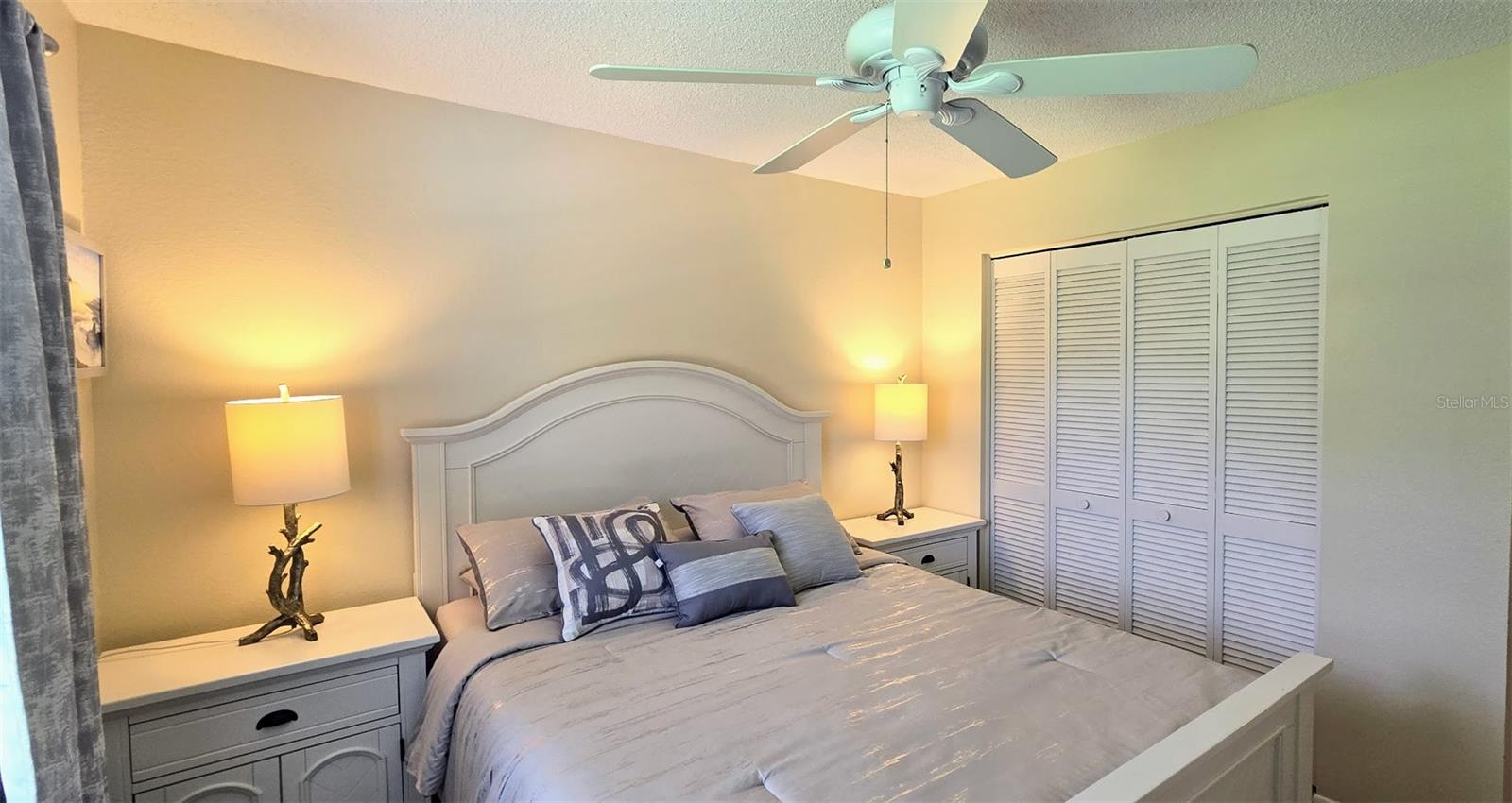 GULF GATE EAST UNIT 3 - Residential Lease