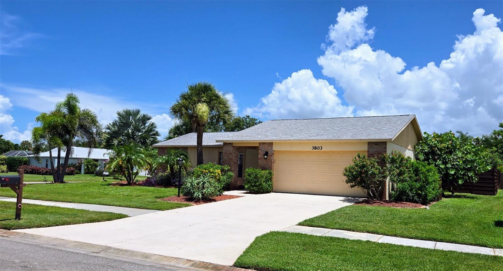 GULF GATE EAST UNIT 3 - Residential Lease